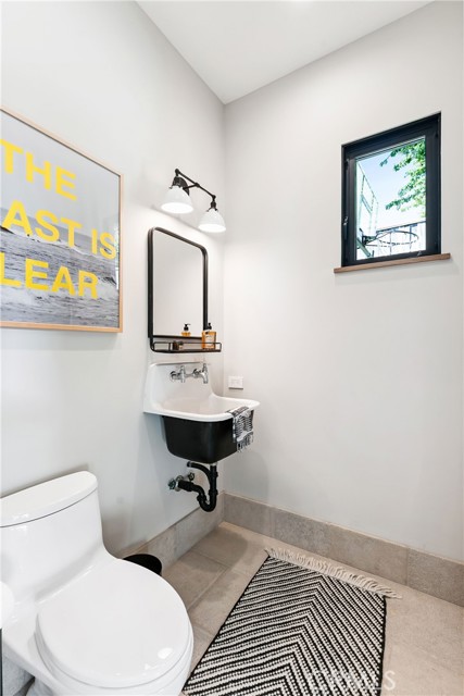 1831 Newport Hills E Drive, Newport Beach CA: https://media.crmls.org/medias/c006a686-a6a4-4df7-8ae1-28f9e1ebd7de.jpg