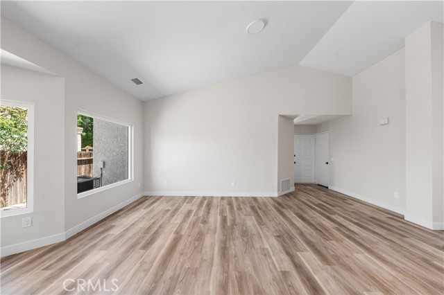 Detail Gallery Image 7 of 40 For 4009 E Avenue R13, Palmdale,  CA 93552 - 4 Beds | 2 Baths