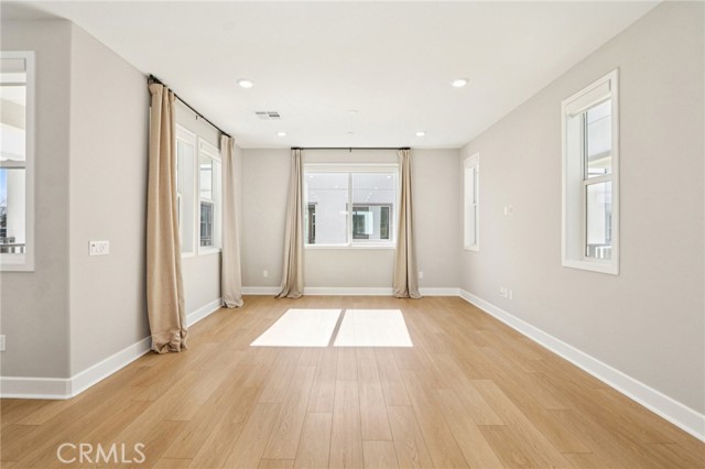 Detail Gallery Image 5 of 59 For 3010 Tallahassee Ln, Simi Valley,  CA 93065 - 3 Beds | 2/2 Baths