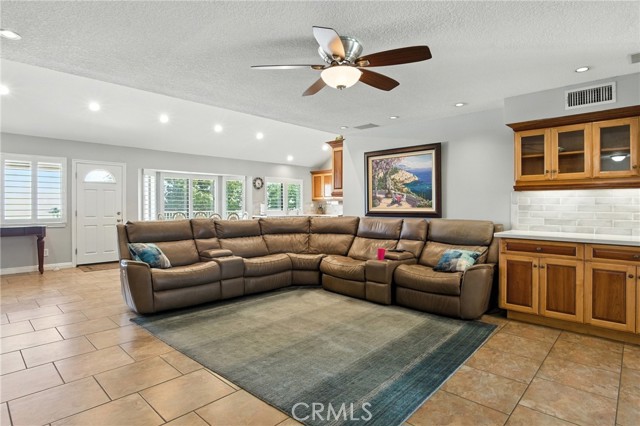 Detail Gallery Image 13 of 50 For 11021 Cedar Creek Dr, Rancho Cucamonga,  CA 91737 - 4 Beds | 2 Baths