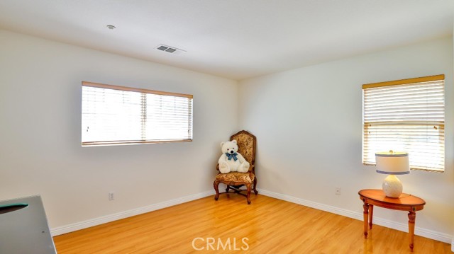 Detail Gallery Image 38 of 57 For 21817 Charlotte Ct, Canoga Park,  CA 91304 - 5 Beds | 2/1 Baths