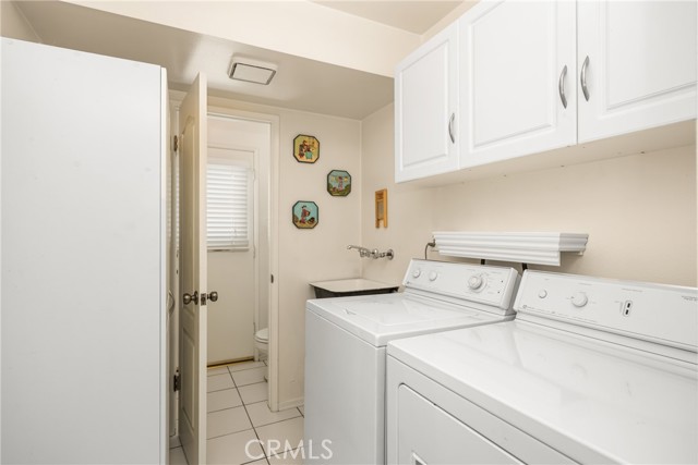 Detail Gallery Image 40 of 75 For 6040 Pat Ave, Woodland Hills,  CA 91367 - 5 Beds | 4/2 Baths