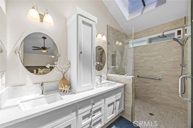 4 Ribera, Irvine CA: https://media.crmls.org/medias/c0078f31-e132-42e1-836f-c4ede363aa1f.jpg