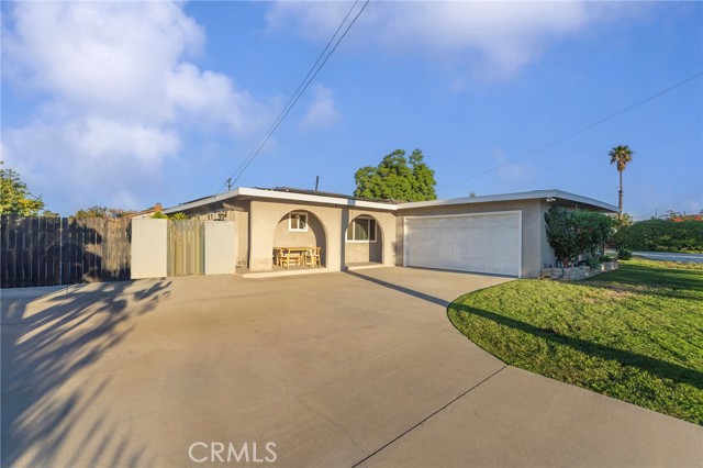 9646 Palmetto Avenue, Fontana CA: https://media.crmls.org/medias/c007b9a7-6c7a-4f2f-b0f6-ad9ca581943f.jpg