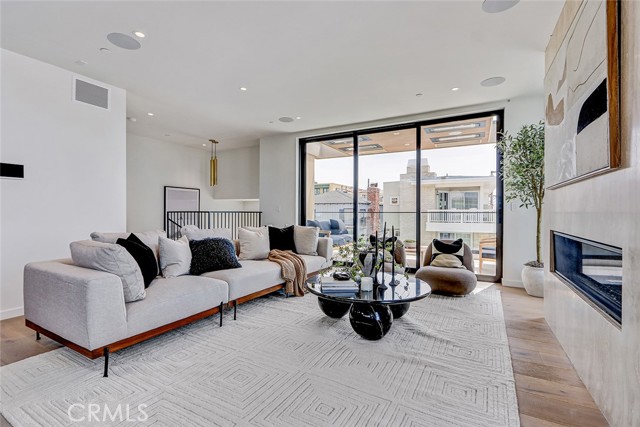 315 25th, Manhattan Beach, California 90266, 3 Bedrooms Bedrooms, ,3 BathroomsBathrooms,Residential,For Sale,25th,SB26081784