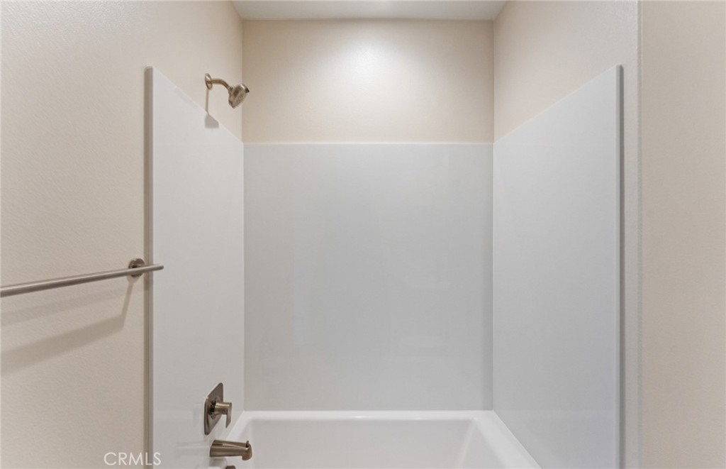 https://media.crmls.org/medias/c00839e2-0814-42a6-ae35-4ee25233637b.jpg?preset=X-Large