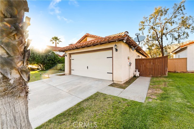 Detail Gallery Image 5 of 32 For 23770 Waterleaf Cir, Moreno Valley,  CA 92557 - 3 Beds | 2 Baths