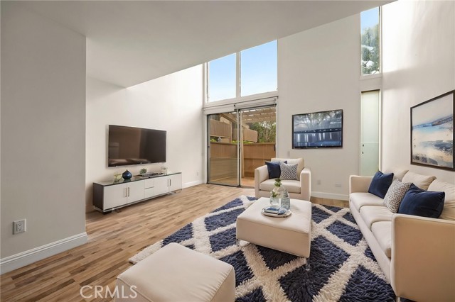 Detail Gallery Image 4 of 36 For 1088 Cabrillo Park Dr a,  Santa Ana,  CA 92701 - 1 Beds | 1 Baths