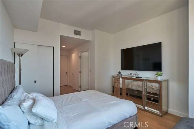 1200 Figueroa, Los Angeles CA: https://media.crmls.org/medias/c00885b7-2aa5-4bb9-a7b6-ac7cff6bf738.jpg