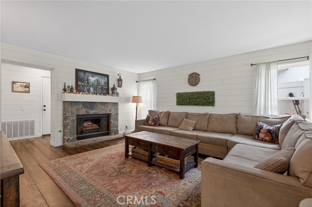 Detail Gallery Image 10 of 22 For 1380 Tanglewood, Corona,  CA 92882 - 4 Beds | 2/1 Baths