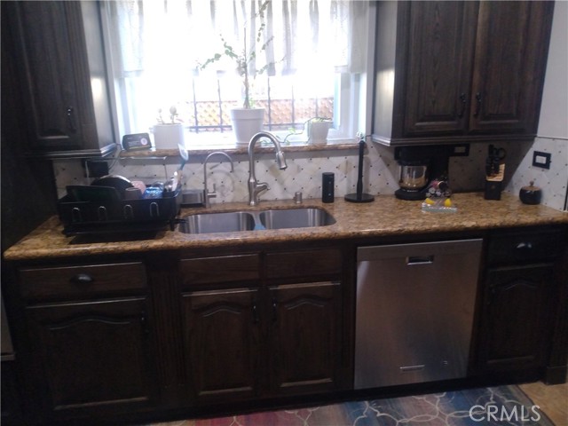 2035 W 71st, Los Angeles CA: https://media.crmls.org/medias/c00923e0-fbca-4e53-b496-efb65df4ff40.jpg