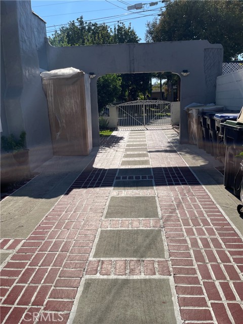 513 S Shelton Street, Santa Ana CA: https://media.crmls.org/medias/c009379c-1835-4437-bcaa-18d66ec0e5b9.jpg