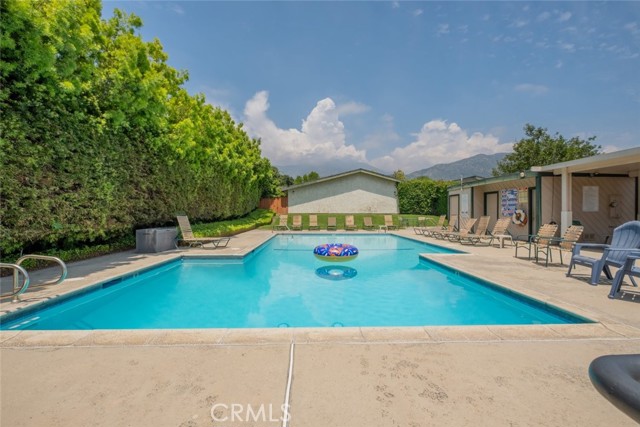 Detail Gallery Image 28 of 33 For 1046 Royal Oaks Dr #B,  Monrovia,  CA 91016 - 3 Beds | 2/1 Baths