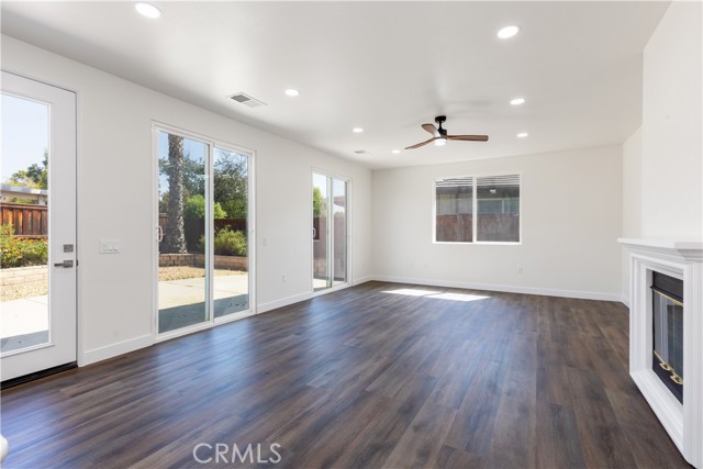 Detail Gallery Image 6 of 33 For 8760 Mann Ln, Hemet,  CA 92545 - 2 Beds | 2 Baths