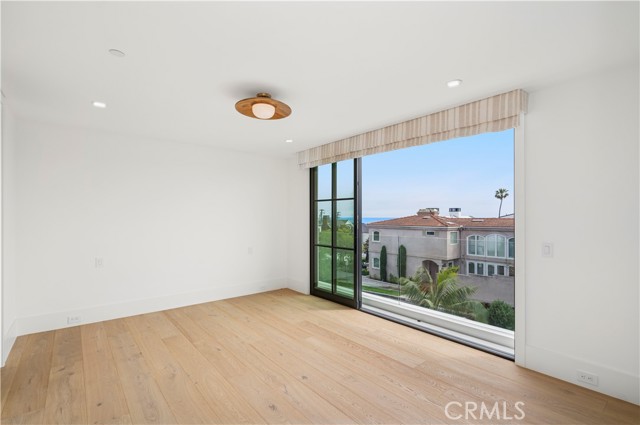 2820 Bayview Drive, Corona del Mar CA: https://media.crmls.org/medias/c00a19c0-ad03-4697-8a65-3e45e80e5aae.jpg