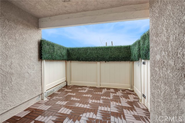 Detail Gallery Image 12 of 33 For 10159 De Soto Ave #202,  Chatsworth,  CA 91311 - 3 Beds | 2/1 Baths