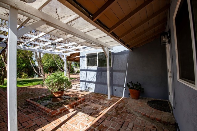 Detail Gallery Image 11 of 57 For 7447 Enfield, Reseda,  CA 91335 - 3 Beds | 2 Baths