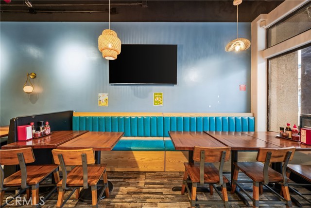200 Main, Huntington Beach CA: https://media.crmls.org/medias/c00ae147-62b4-4a6c-8fd1-1e5541ac1045.jpg