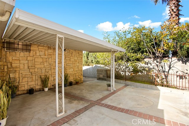 8216 Glencrest, Sun Valley CA: https://media.crmls.org/medias/c00b2756-10a1-4dbd-a6f6-0a73cfa9062c.jpg