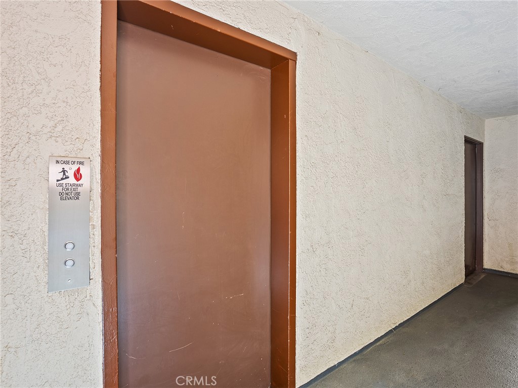 https://media.crmls.org/medias/c00b2b48-c0a0-4bfc-8e53-21e562b999fe.jpg?preset=X-Large