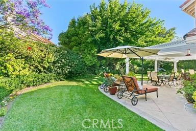 https://media.crmls.org/medias/c00c0711-edfe-4638-bc4d-066f96c4975d.jpg?preset=X-Large