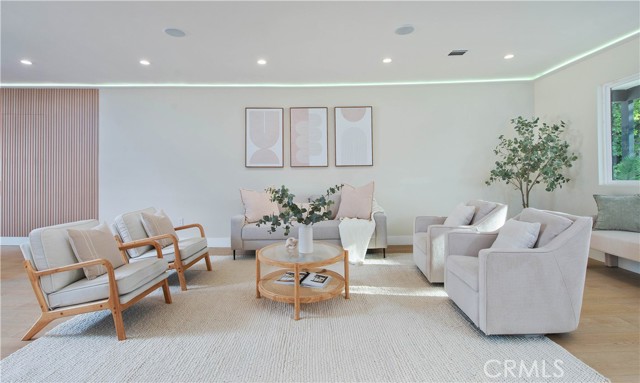 Detail Gallery Image 32 of 47 For 5864 Jamieson Ave, Encino,  CA 91316 - 3 Beds | 3 Baths
