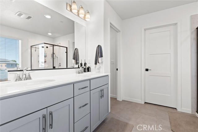 Detail Gallery Image 16 of 36 For 1815 Chelsea Ct, Plumas Lake,  CA 95961 - 5 Beds | 3 Baths