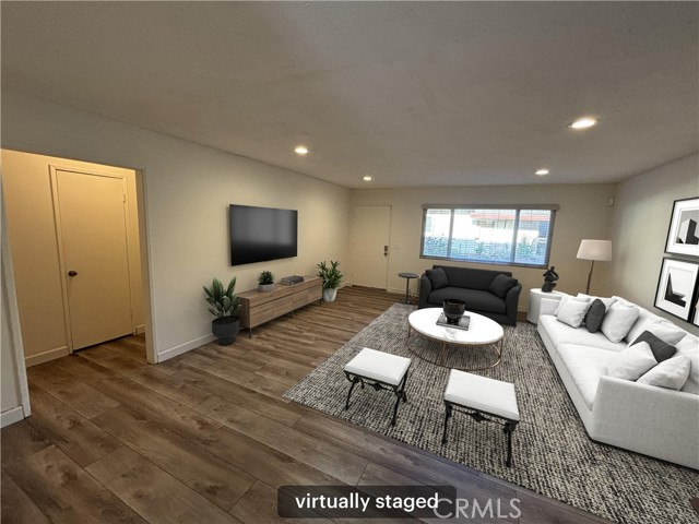 Detail Gallery Image 3 of 37 For 17926 Irvine Bld, Tustin,  CA 92780 - 2 Beds | 2 Baths