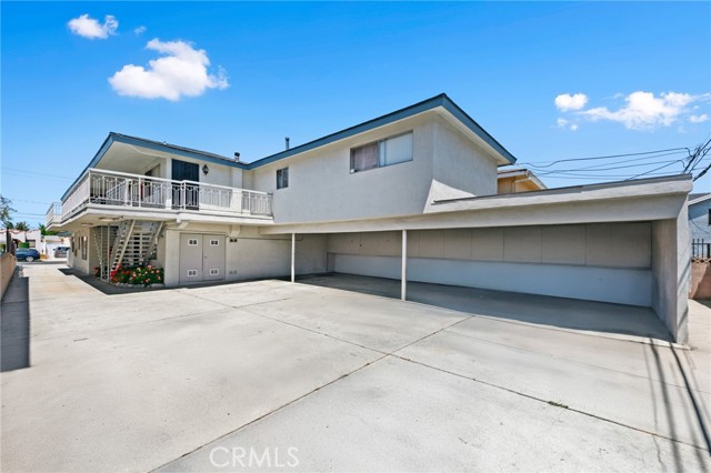 11726 Freeman Avenue, Hawthorne CA: https://media.crmls.org/medias/c00d5f15-8131-4bde-9f91-7ab0e437e133.jpg