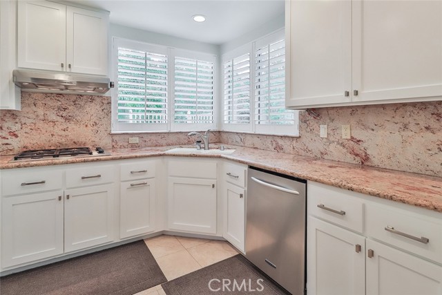 Detail Gallery Image 9 of 46 For 5028 Benedict Ct, Oak Park,  CA 91377 - 3 Beds | 2/1 Baths