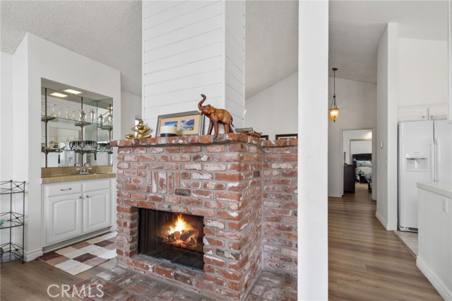 Detail Gallery Image 4 of 22 For 423 Carnation Ave #1/2,  Corona Del Mar,  CA 92625 - 2 Beds | 2 Baths