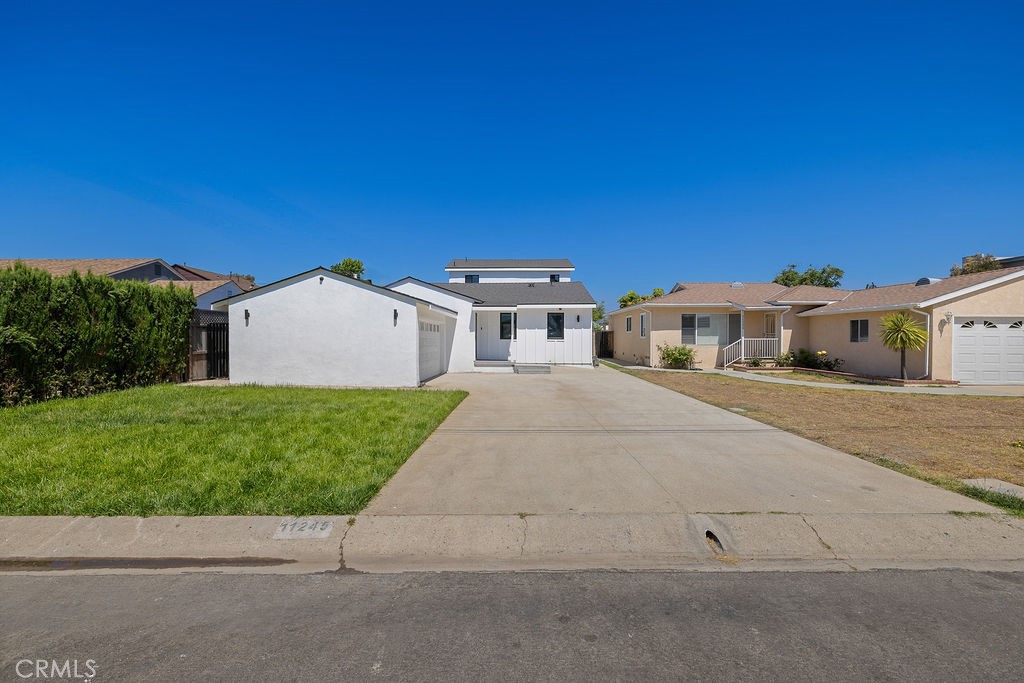11245 Greenlawn Avenue