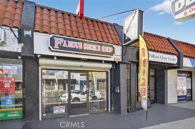 12816 Victory Boulevard, Valley Glen CA: https://media.crmls.org/medias/c00f3f63-cd9a-4544-bbf5-df405b301c30.jpg