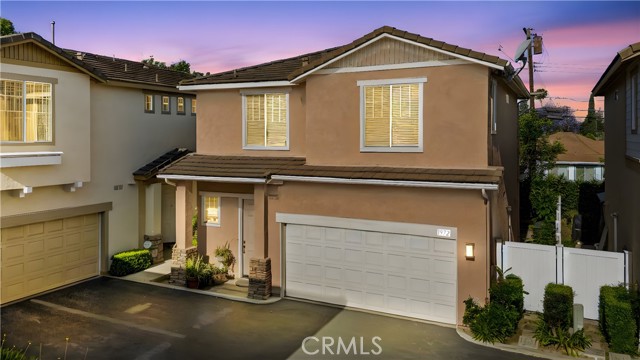 Detail Gallery Image 1 of 23 For 1972 W Blue Violet Ct, Anaheim,  CA 92801 - 2 Beds | 2/1 Baths