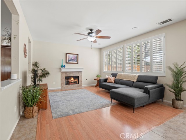 Detail Gallery Image 5 of 40 For 26332 Oakdale Canyon Ln, Canyon Country,  CA 91387 - 5 Beds | 3 Baths