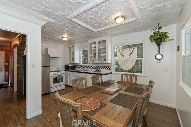 Detail Gallery Image 10 of 42 For 238 Bluebell, Lake Arrowhead,  CA 92352 - 5 Beds | 2 Baths