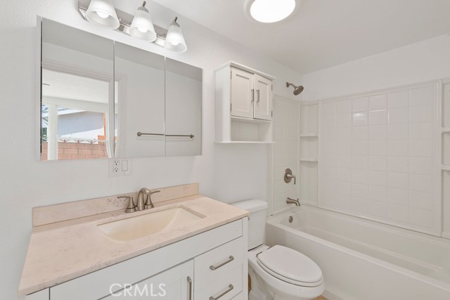 6619 Alcala Knolls Drive, San Diego CA: https://media.crmls.org/medias/c010d833-0028-45d9-b4ed-60830179ca74.jpg