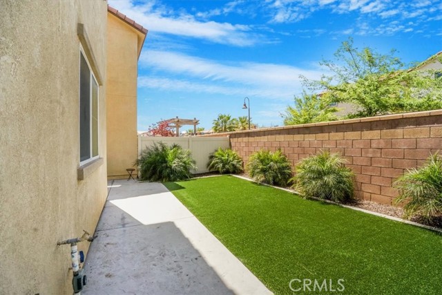 Detail Gallery Image 8 of 34 For 27384 Red Rock Rd, Moreno Valley,  CA 92555 - 3 Beds | 2/1 Baths
