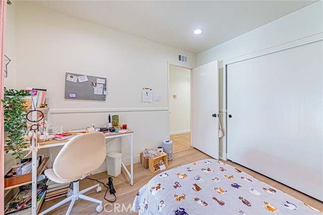 26 Seton, Irvine CA: https://media.crmls.org/medias/c0114d06-de9b-4d33-8459-d3ae3ae3cbbb.jpg