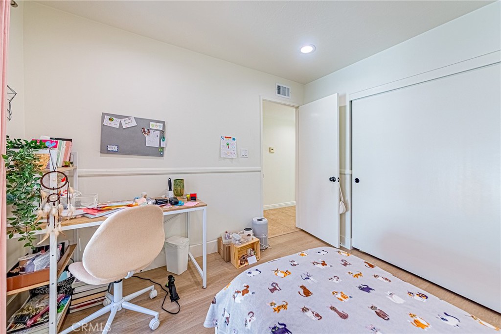 MLS #OC25275814 image #22