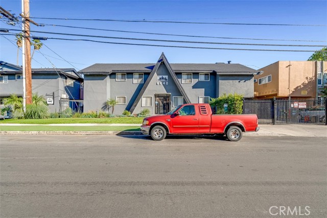 6640 Darby Avenue, Reseda CA: https://media.crmls.org/medias/c011c0f1-ba3b-47bb-895a-cd0e485388db.jpg