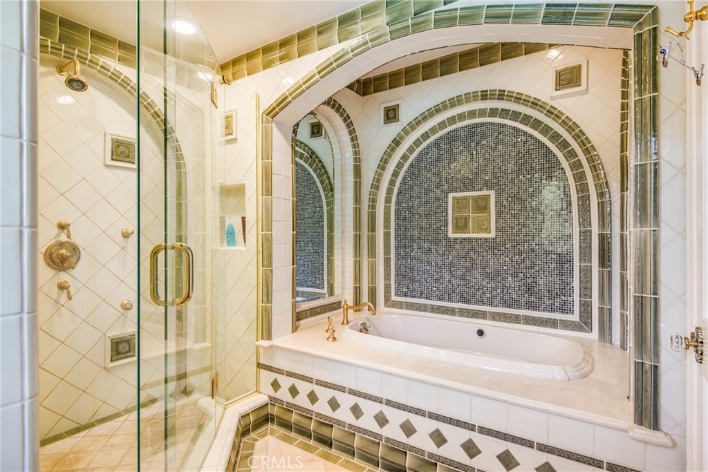 https://media.crmls.org/medias/c011cdd8-0782-4a09-82d9-5e00c759c119.jpg?preset=X-Large