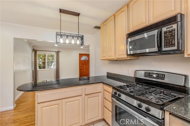 Detail Gallery Image 10 of 23 For 4410 Stern, Sherman Oaks,  CA 91423 - 3 Beds | 2 Baths