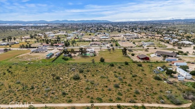 Detail Gallery Image 2 of 10 For 11161 Mesa, Hesperia,  CA 92344 - – Beds | – Baths