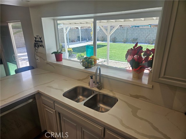 Detail Gallery Image 11 of 58 For 37323 Daybreak Street, Palmdale,  CA 93550 - 4 Beds | 3 Baths