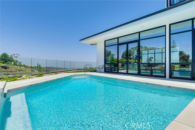 1912 Edgefair Lane, Redlands CA: https://media.crmls.org/medias/c0136818-b57e-4b9a-ad6a-2d1439c284c9.jpg