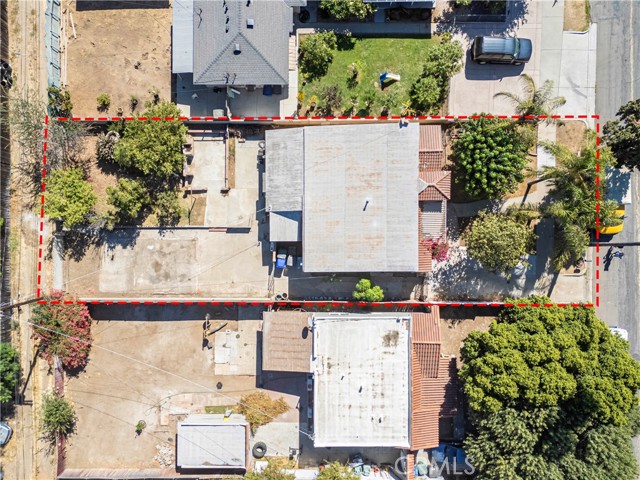1909 Marlborough Avenue, Riverside CA: https://media.crmls.org/medias/c014e492-e39e-423f-9178-16d5a37b7619.jpg