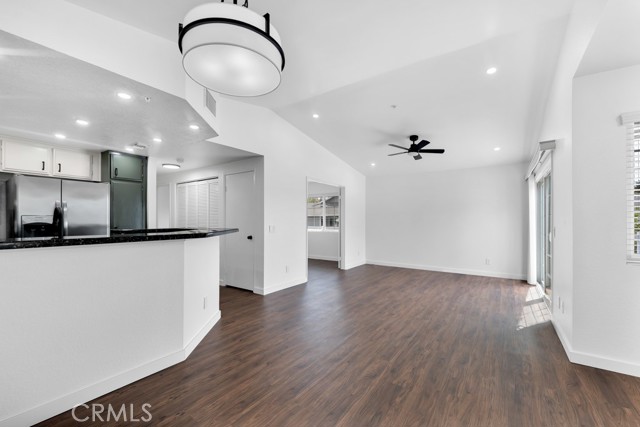 Detail Gallery Image 2 of 2 For 221 Evergreen, Azusa,  CA 91702 - 2 Beds | 2 Baths