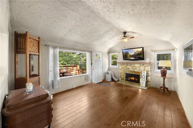 Detail Gallery Image 14 of 35 For 775 Buckingham, Lake Arrowhead,  CA 92352 - 1 Beds | 1 Baths