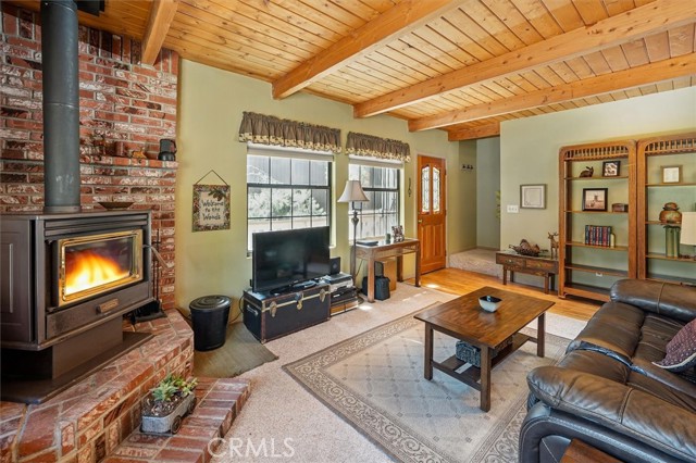 2229 Birchwood Way, Pine Mountain Club CA: https://media.crmls.org/medias/c0159381-5f41-44db-8dba-6f9ba1bf295d.jpg